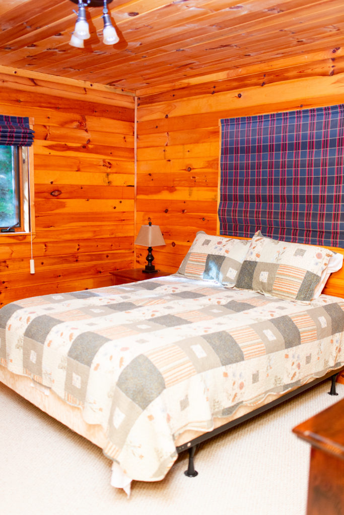 Bedroom-Vacasa-Cabin-Madison-New-Hampshire