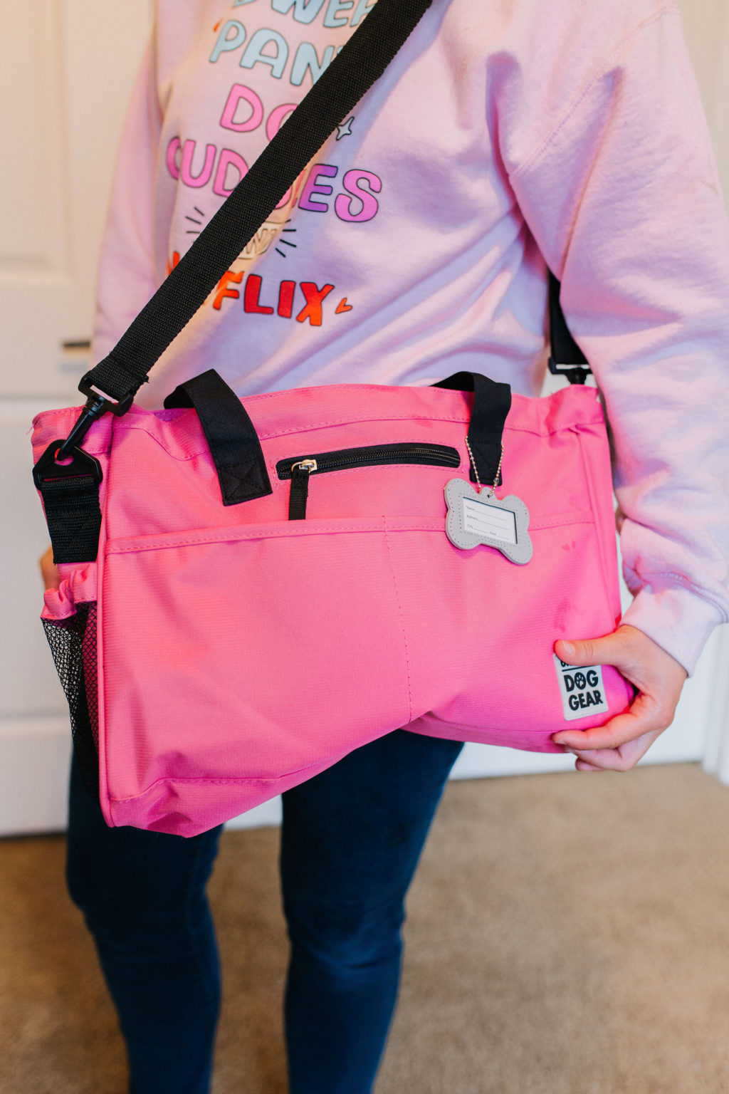 3 Pet Travel Organizer Bags That Make Traveling With A Dog Easier