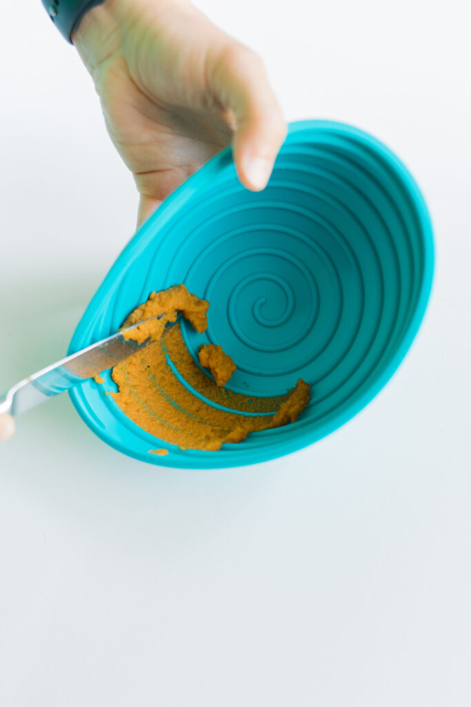 single ingredient pumpkin dog lick mat treat recipe Sparkles and sunshine blog