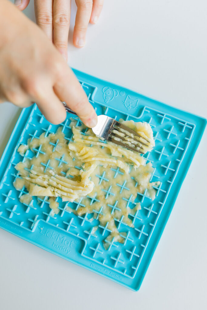 2 ingredient homemade banana peanut butter dog treats lick mat recipe sparkles and sunshine blog