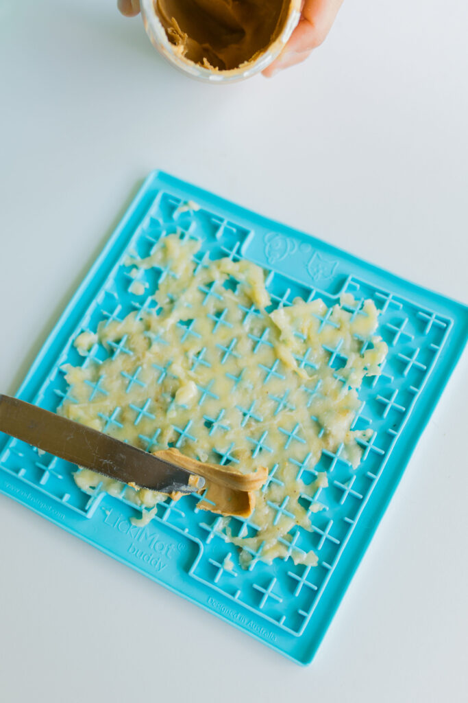 2 ingredient homemade banana peanut butter dog treats lick mat recipe sparkles and sunshine blog
