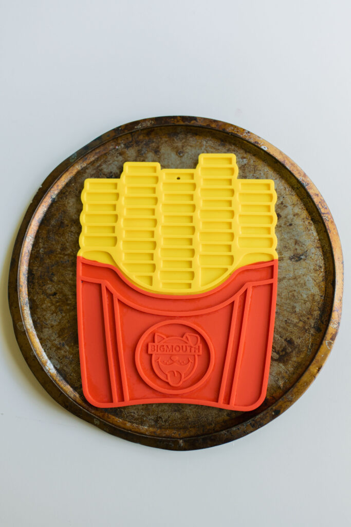 Strawberry banana frozen dog treat on bigmouth pets fries licking mat for dogs sparkles and sunshine blog
