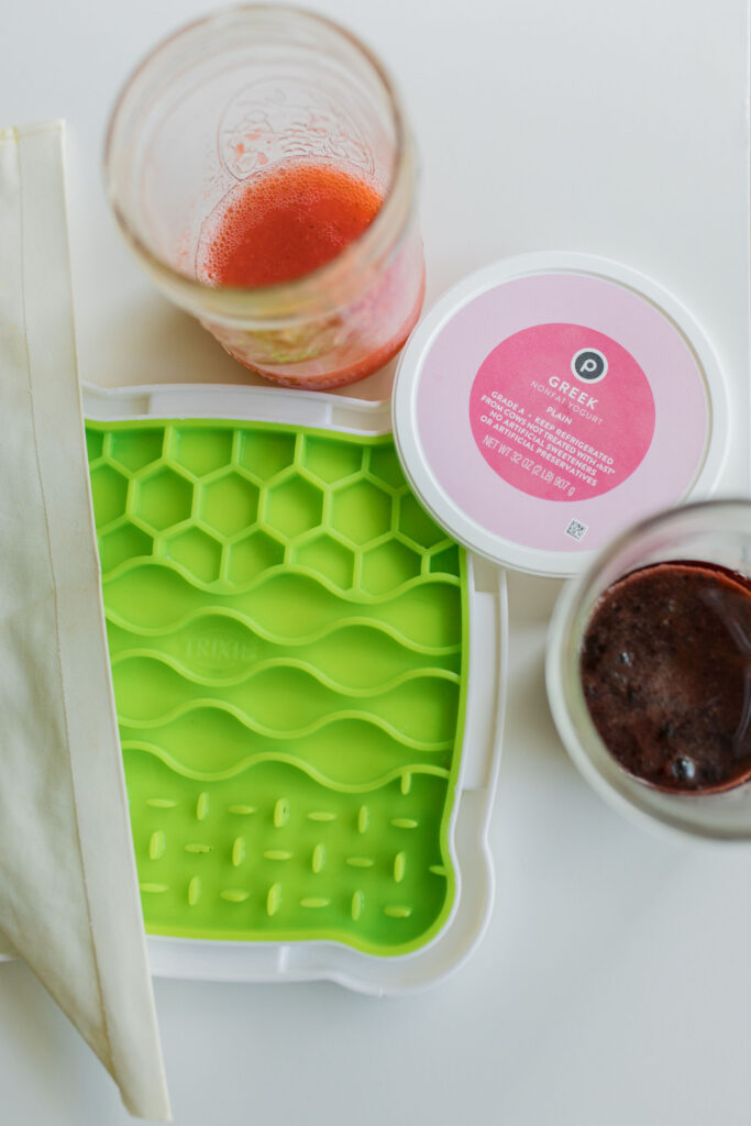 3 ingredient frozen strawberry blueberry yogurt dog lick mat idea sparkles and sunshine blog
